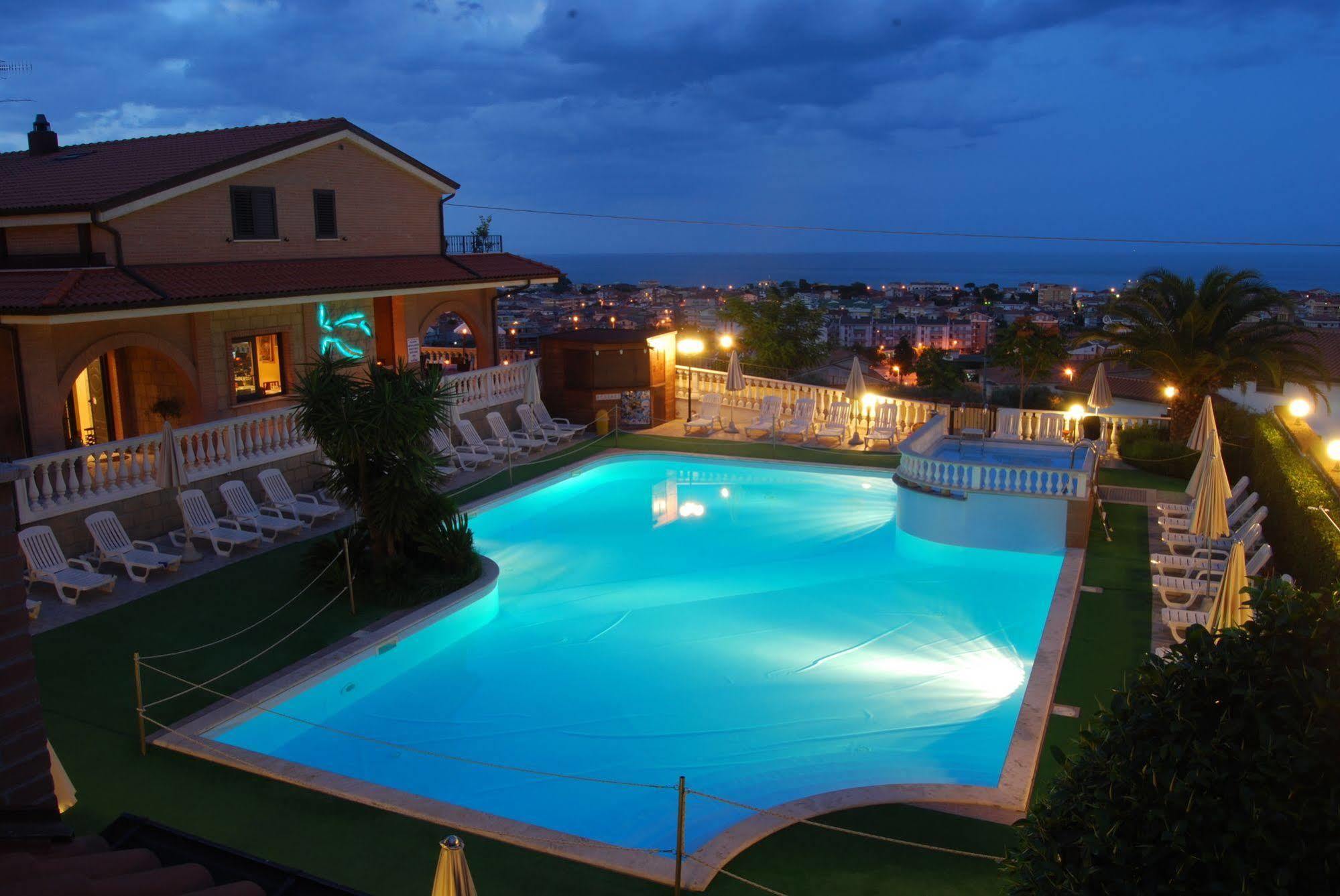 Residence Il Borgo Tortoreto Extérieur photo